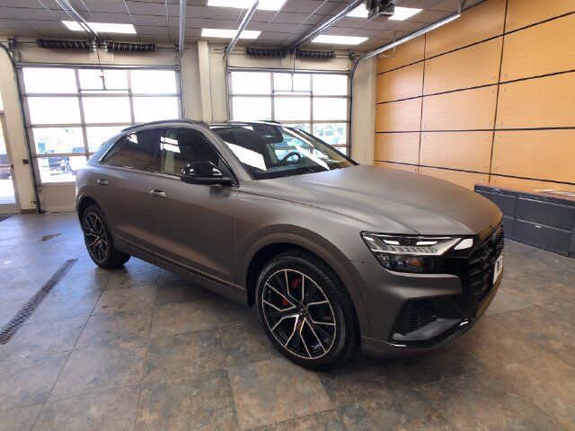 2023 AUDI Q8