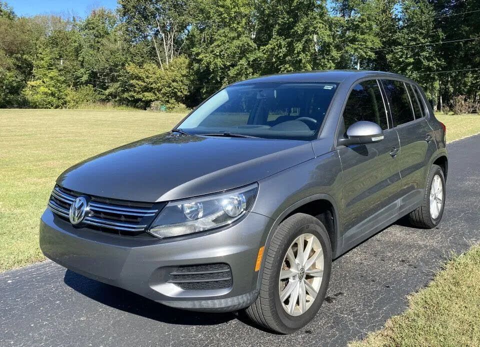 2017 VOLKSWAGEN Tiguan