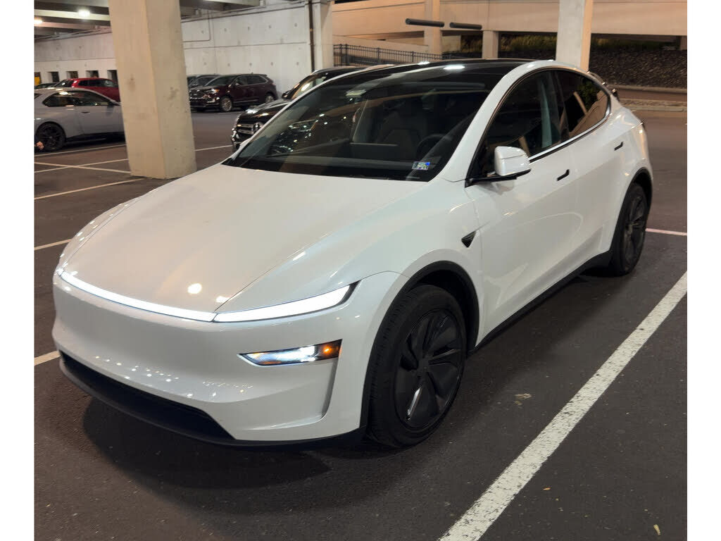 2026 TESLA Model Y