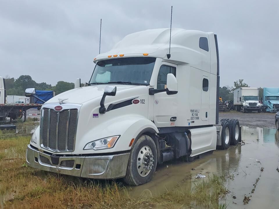 2023 PETERBILT 579
