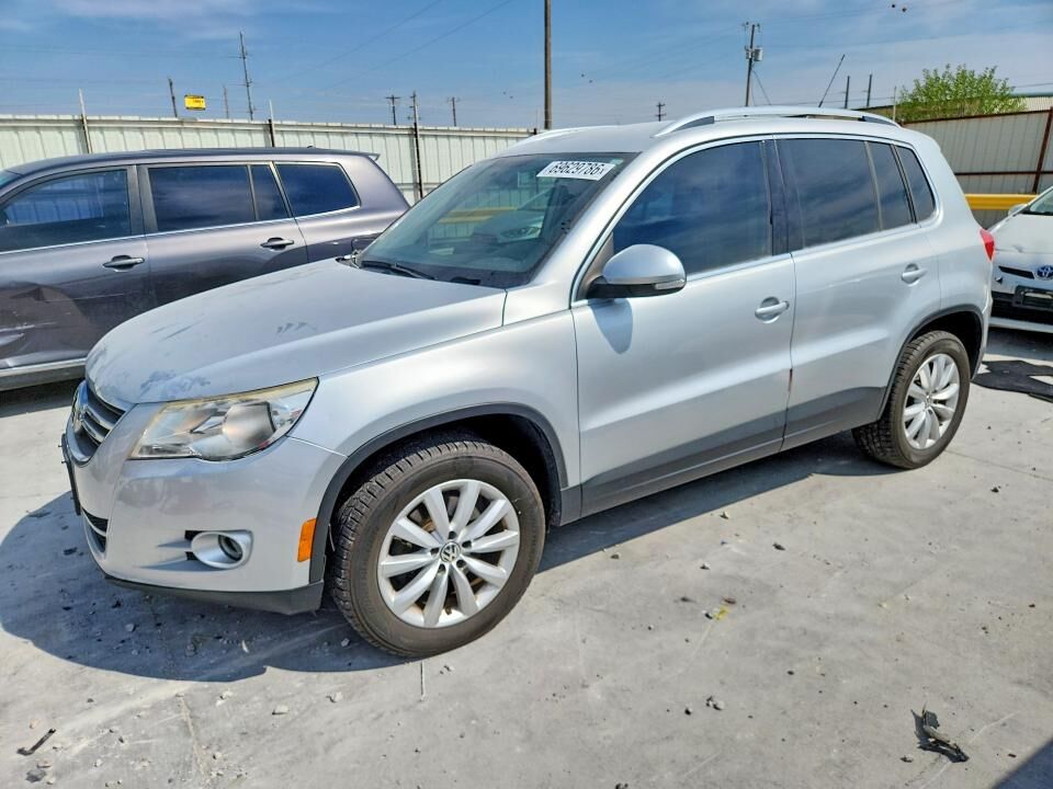 2011 VOLKSWAGEN Tiguan