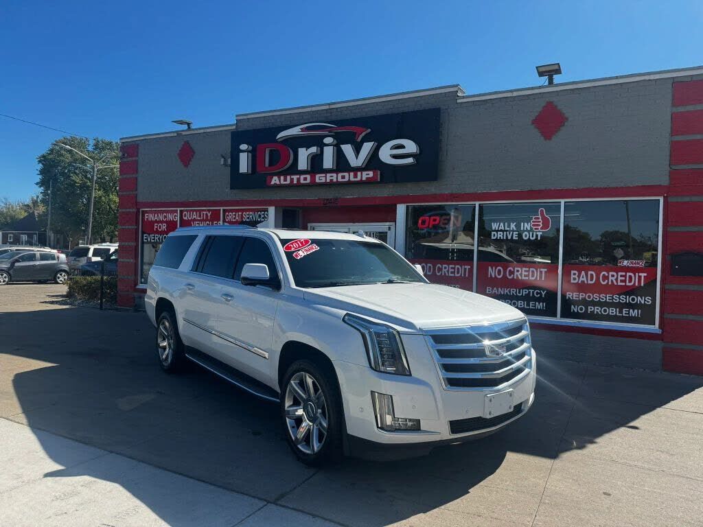2017 CADILLAC Escalade ESV