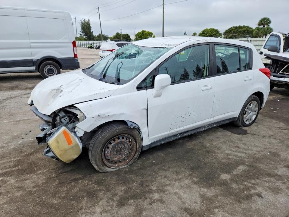 2011 NISSAN Versa