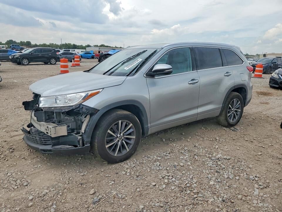 2018 TOYOTA Highlander