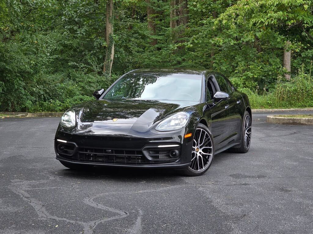 2023 PORSCHE Panamera