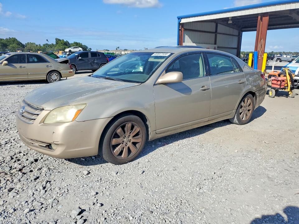 2005 TOYOTA Avalon