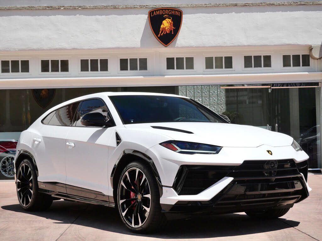 2024 LAMBORGHINI URUS
