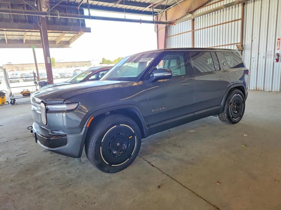 2025 RIVIAN R1S