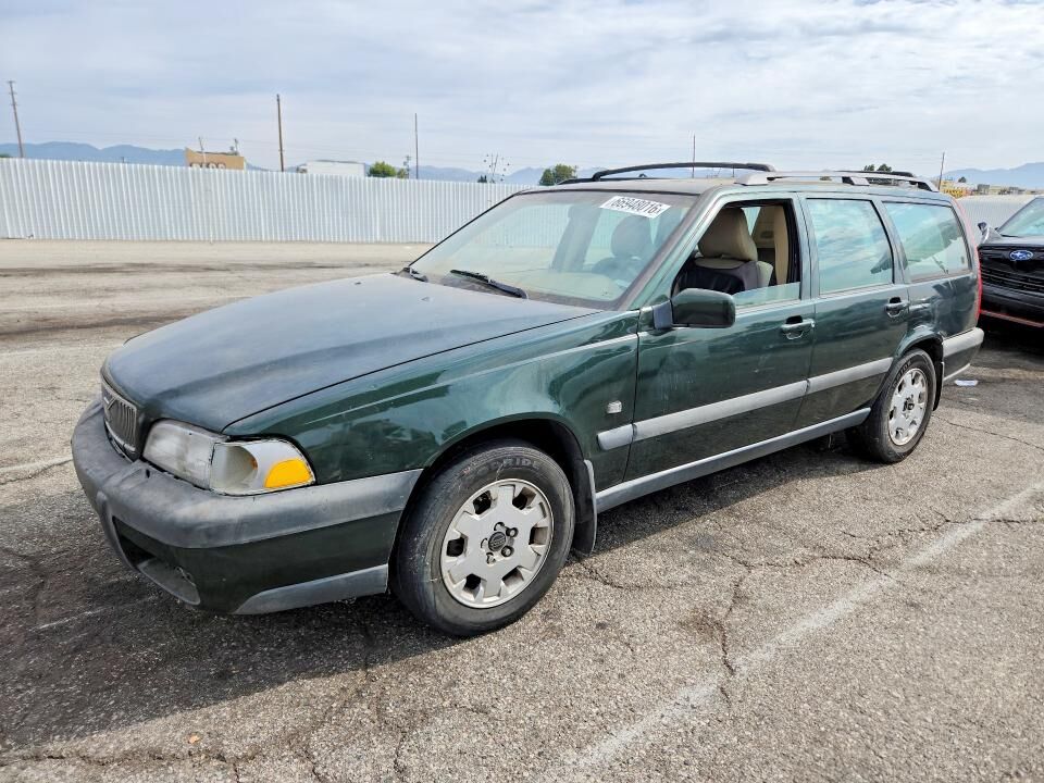 2000 VOLVO V70