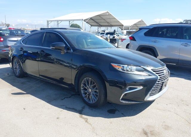 2018 LEXUS ES