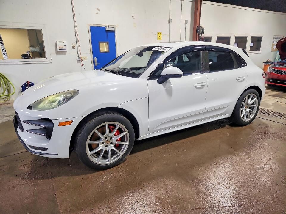 2015 PORSCHE Macan