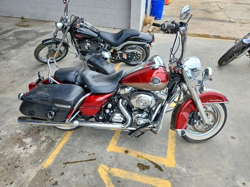 2009 HARLEY DAVIDSON FLHRC / Road King Classic