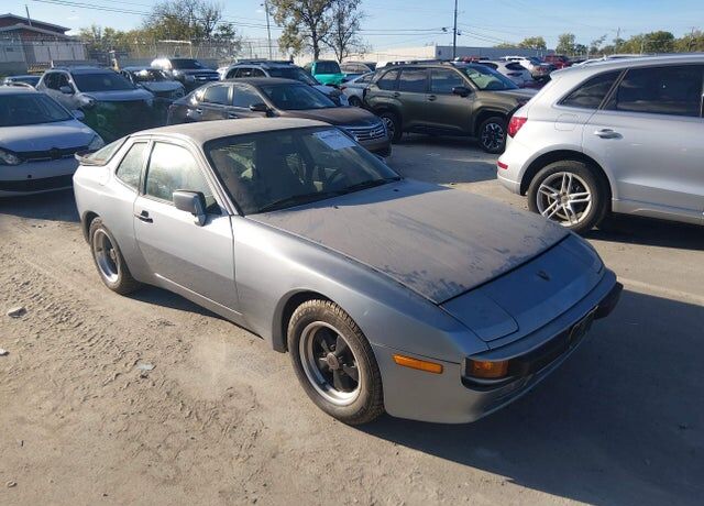 1986 PORSCHE 944