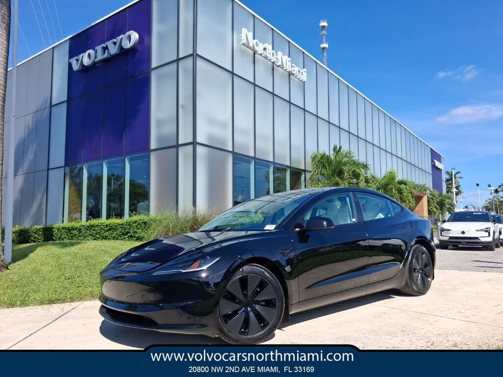 2024 TESLA Model 3