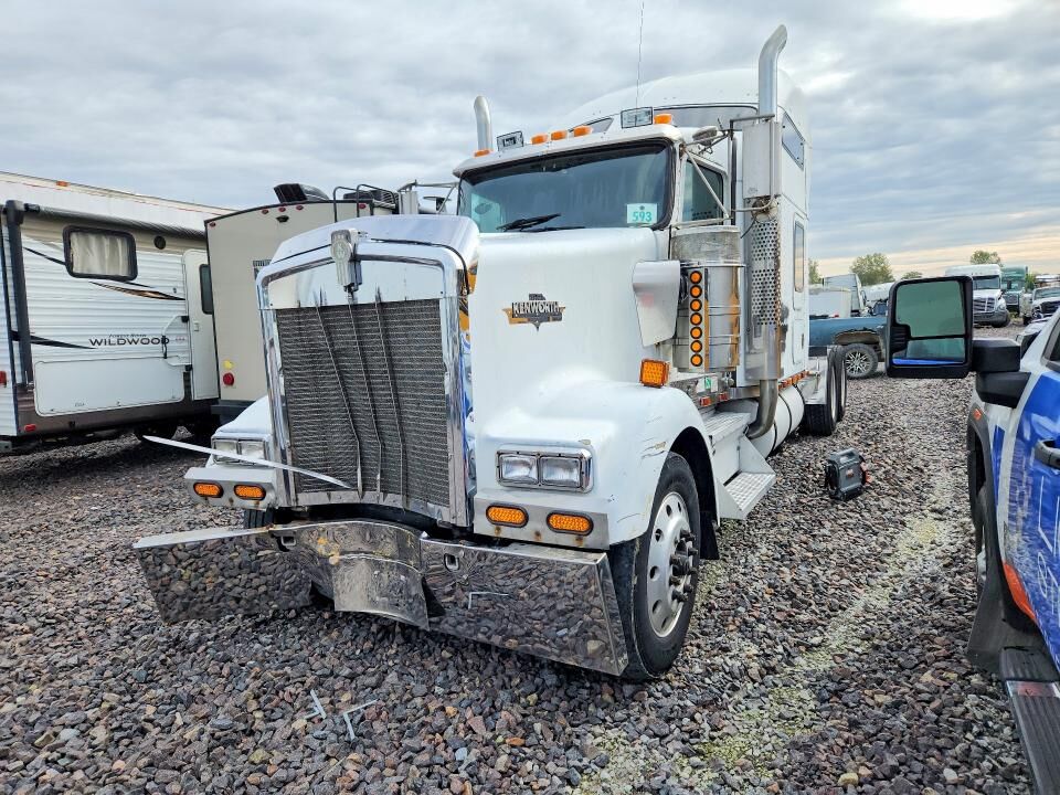 2000 KENWORTH W900