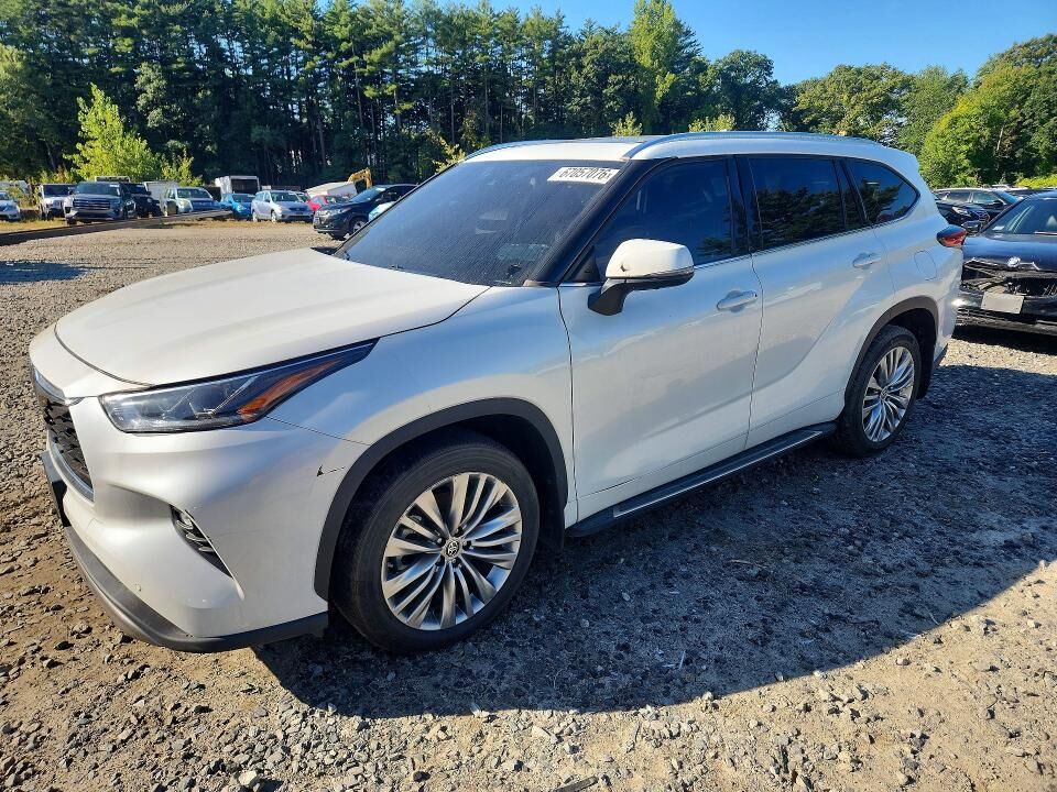 2022 TOYOTA Highlander