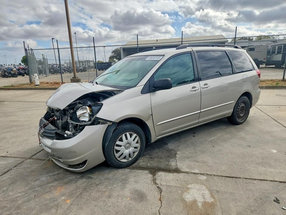 2004 TOYOTA Sienna