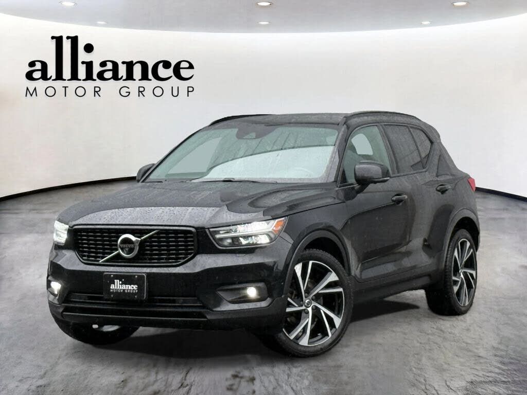 2019 VOLVO XC40
