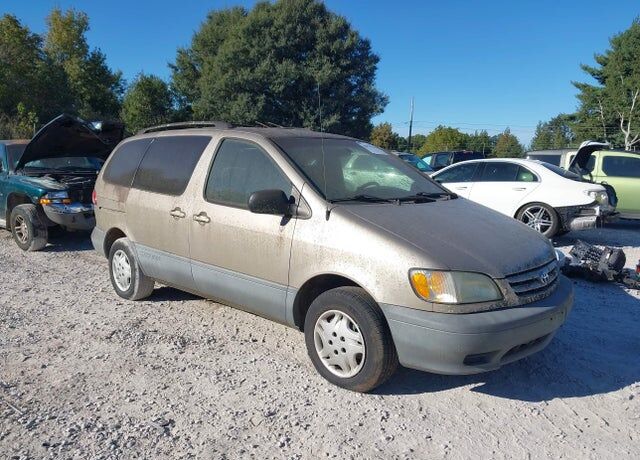 2003 TOYOTA Sienna