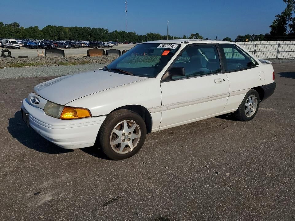 1996 FORD Escort