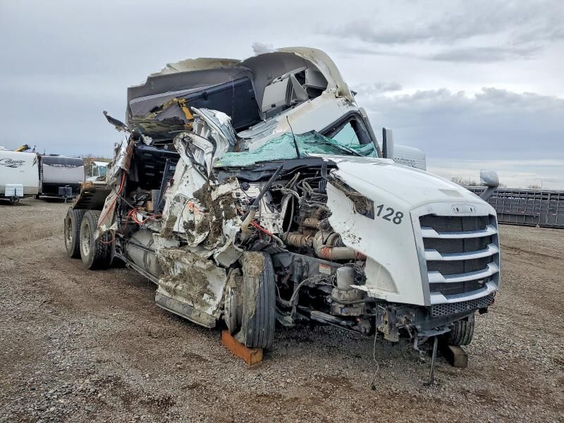 2022 FREIGHTLINER New Cascadia 126" Sleepercab