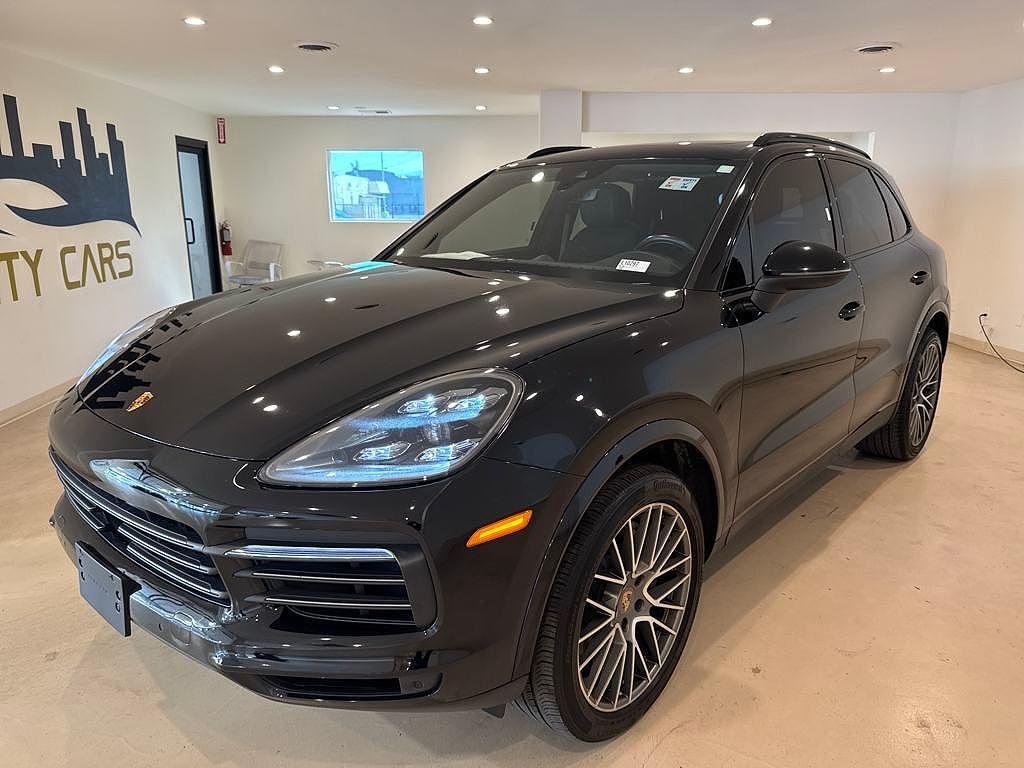 2022 PORSCHE Cayenne