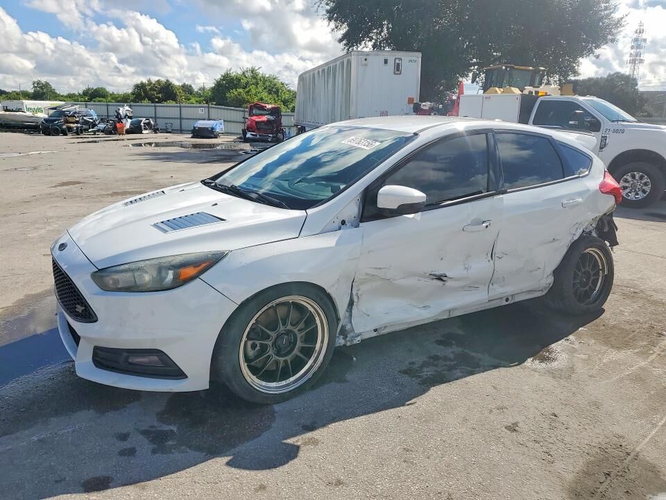 2016 FORD Focus