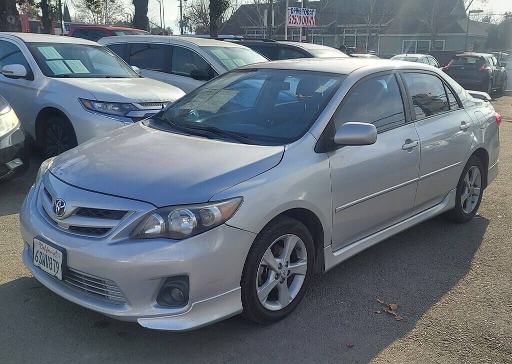 2011 TOYOTA Corolla