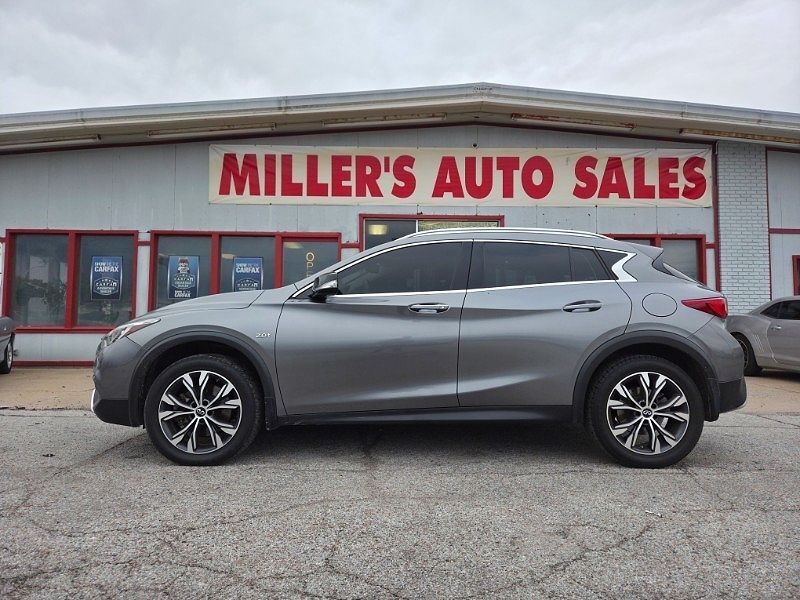 2017 INFINITI QX30