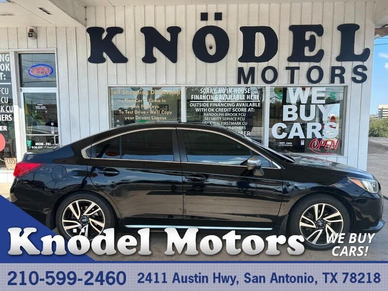 2017 SUBARU Legacy