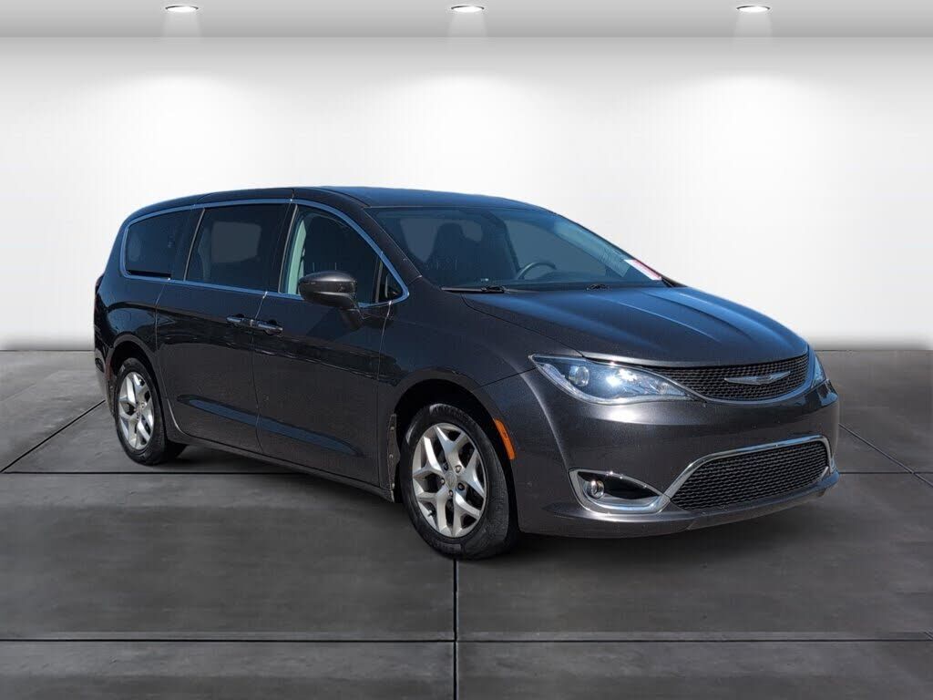 2017 CHRYSLER Pacifica