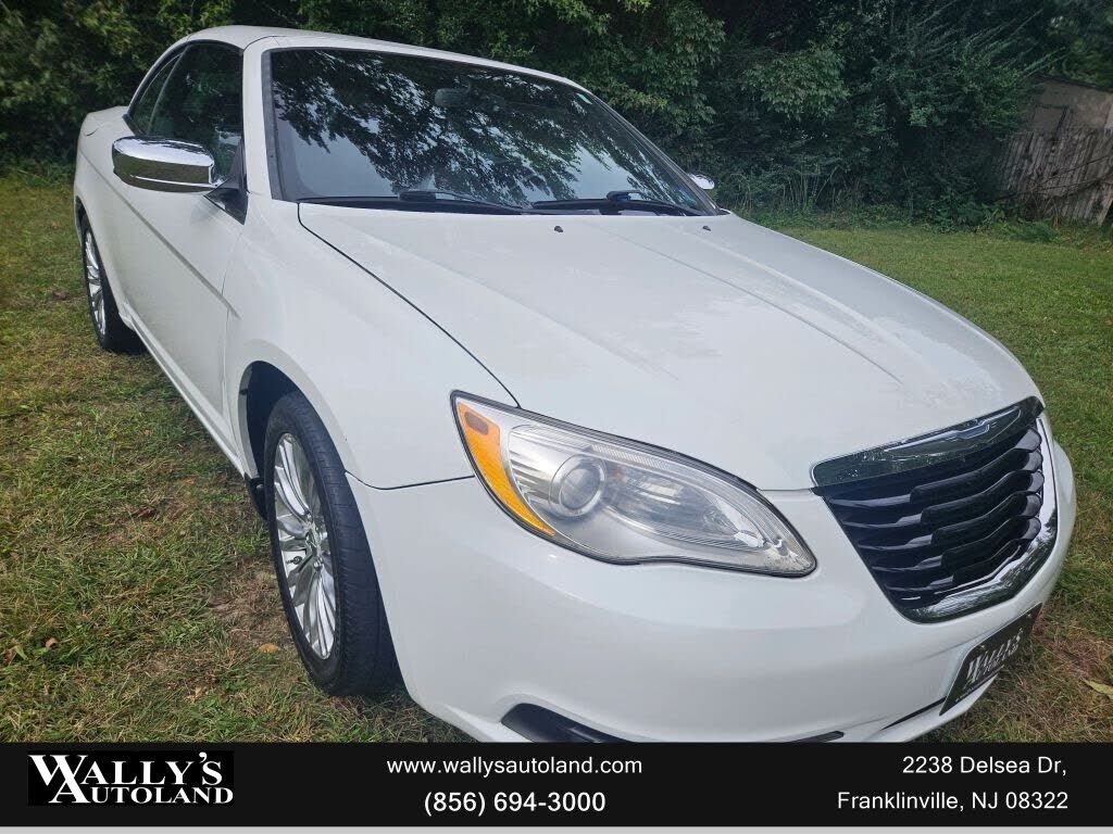 2011 CHRYSLER 200