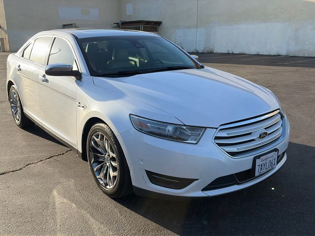2013 FORD Taurus