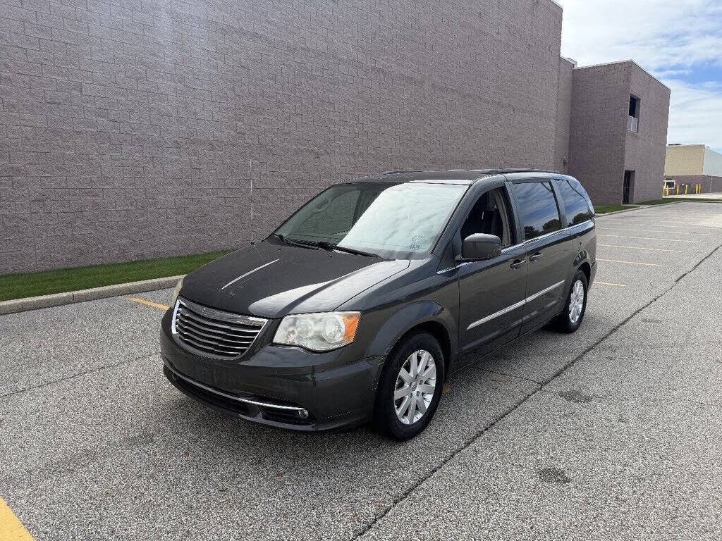 2012 CHRYSLER Town and Country