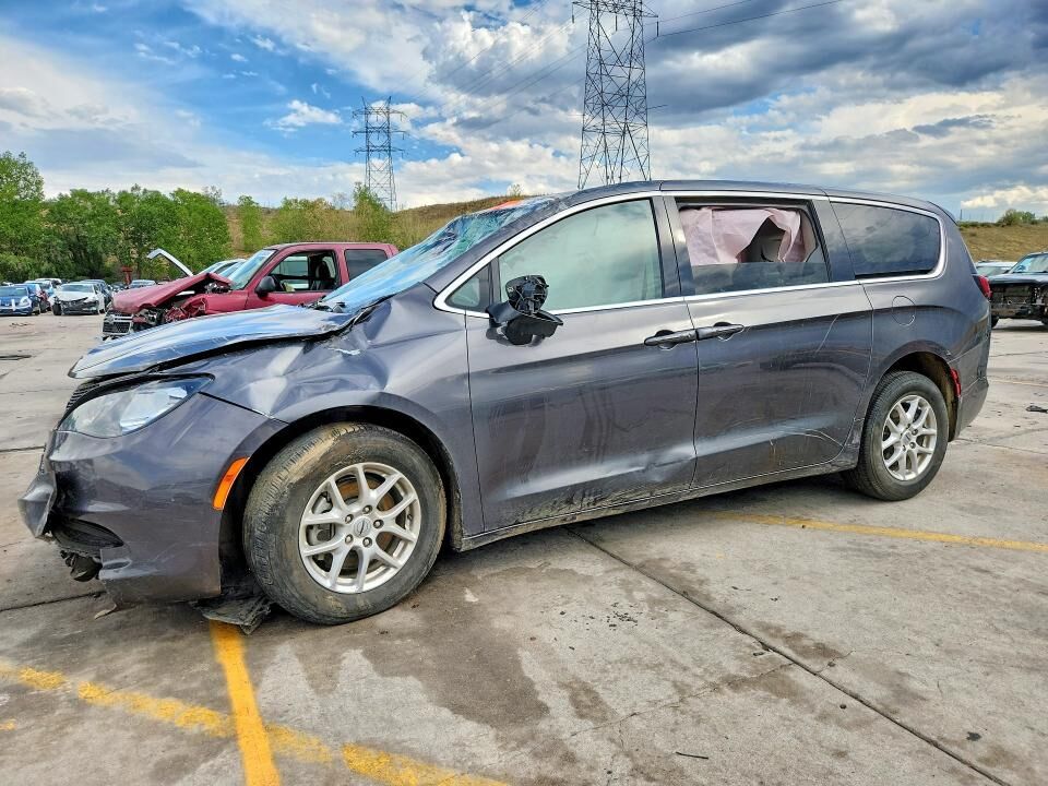 2023 CHRYSLER Voyager