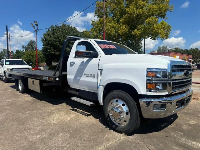 2023 GMC Silverado Medium Duty