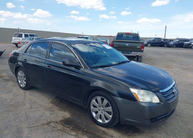2005 TOYOTA Avalon