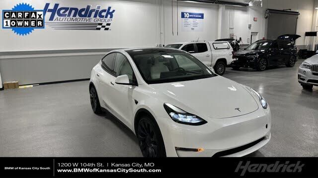2025 TESLA Model Y