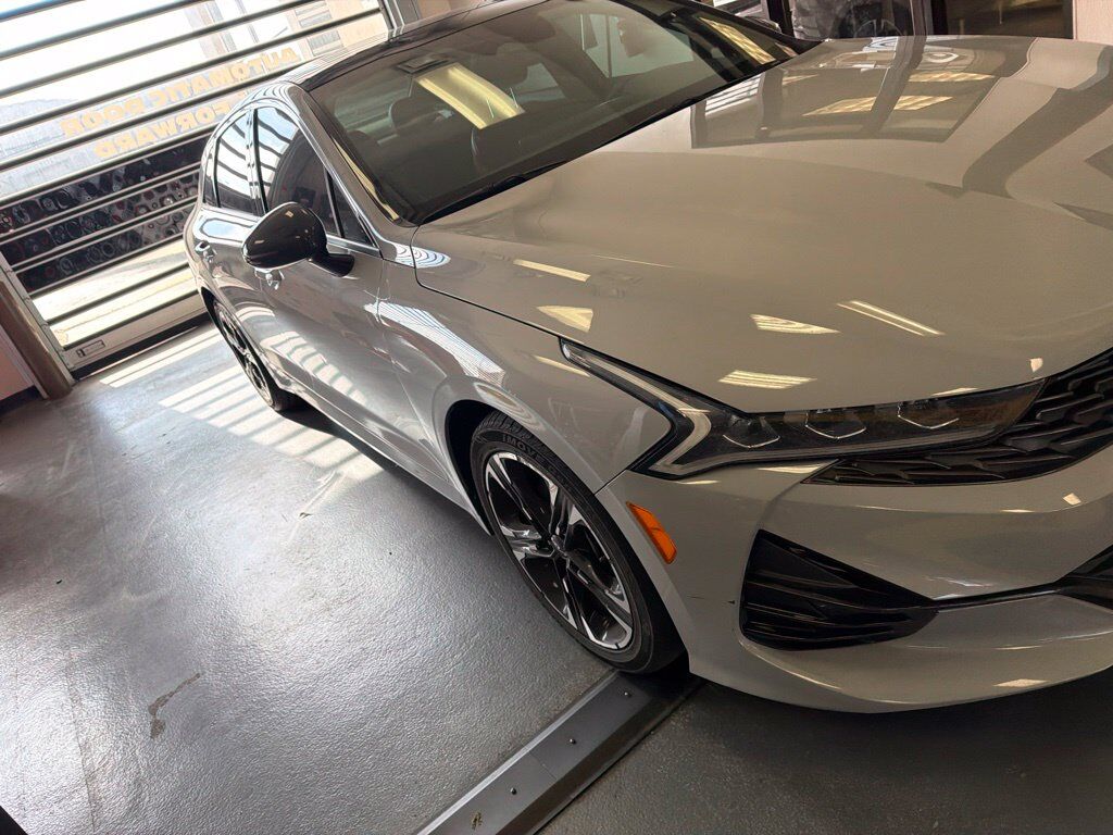 2022 KIA K5