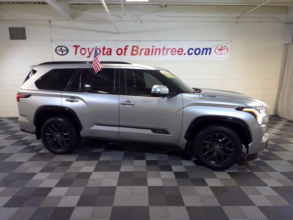 2023 TOYOTA Sequoia