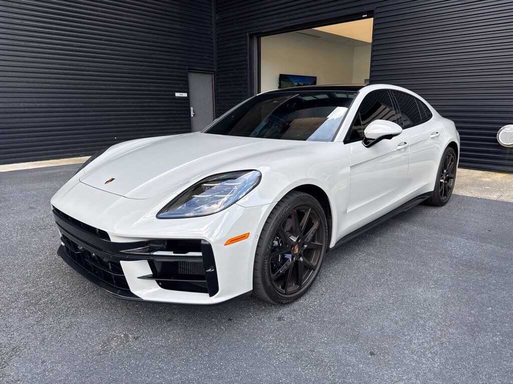 2026 PORSCHE Panamera
