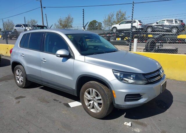 2012 VOLKSWAGEN Tiguan