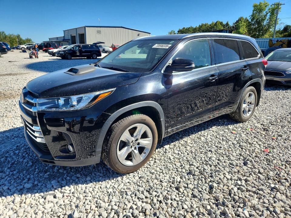 2017 TOYOTA Highlander