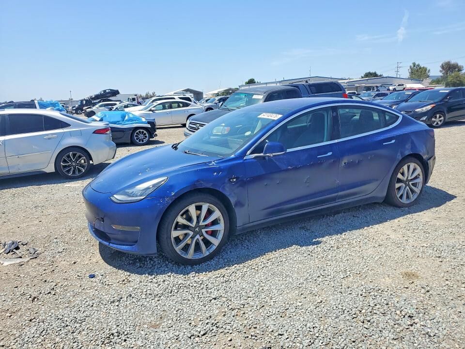 2018 TESLA Model 3