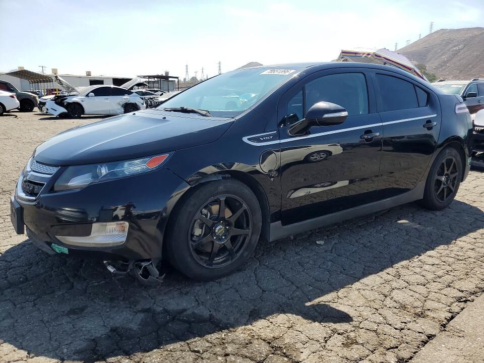 2013 CHEVROLET Volt