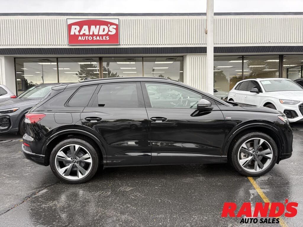 2024 AUDI Q4