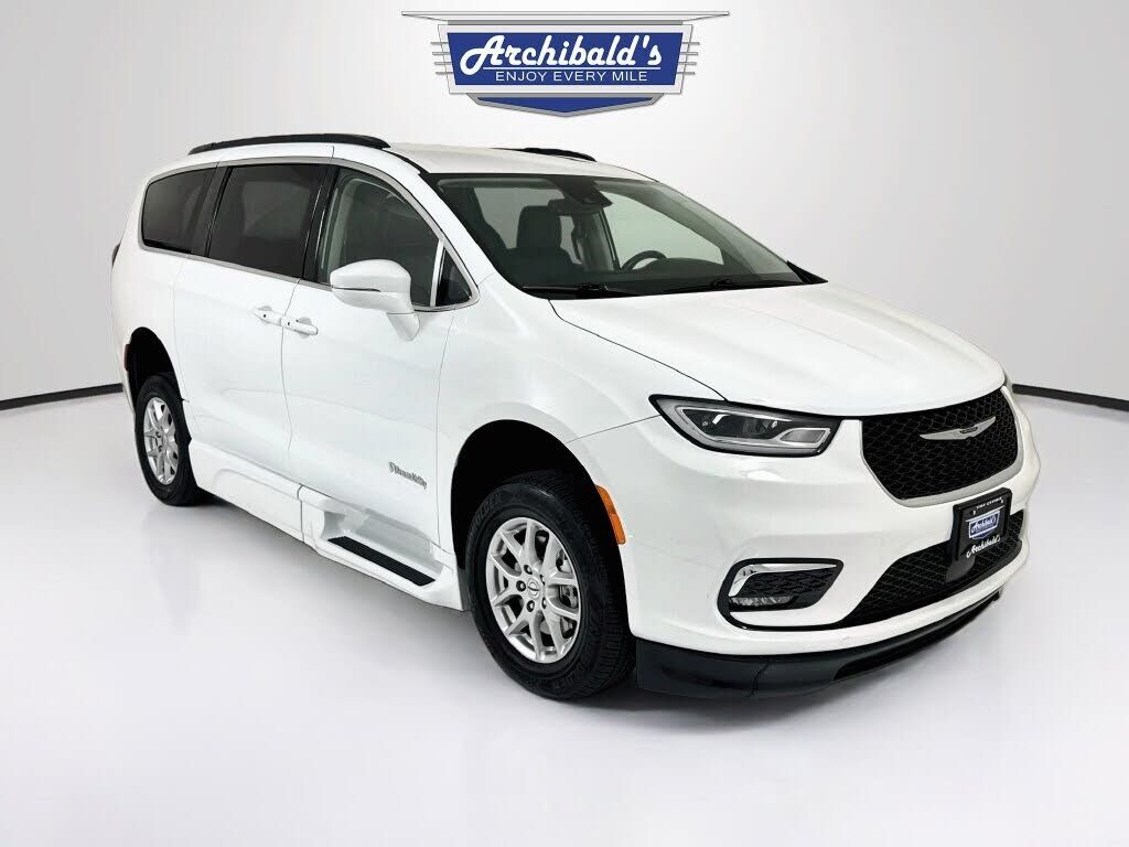 2022 CHRYSLER Pacifica