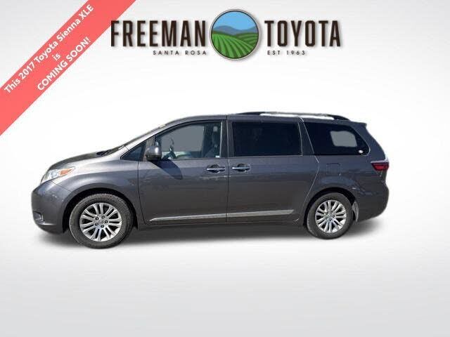 2017 TOYOTA Sienna