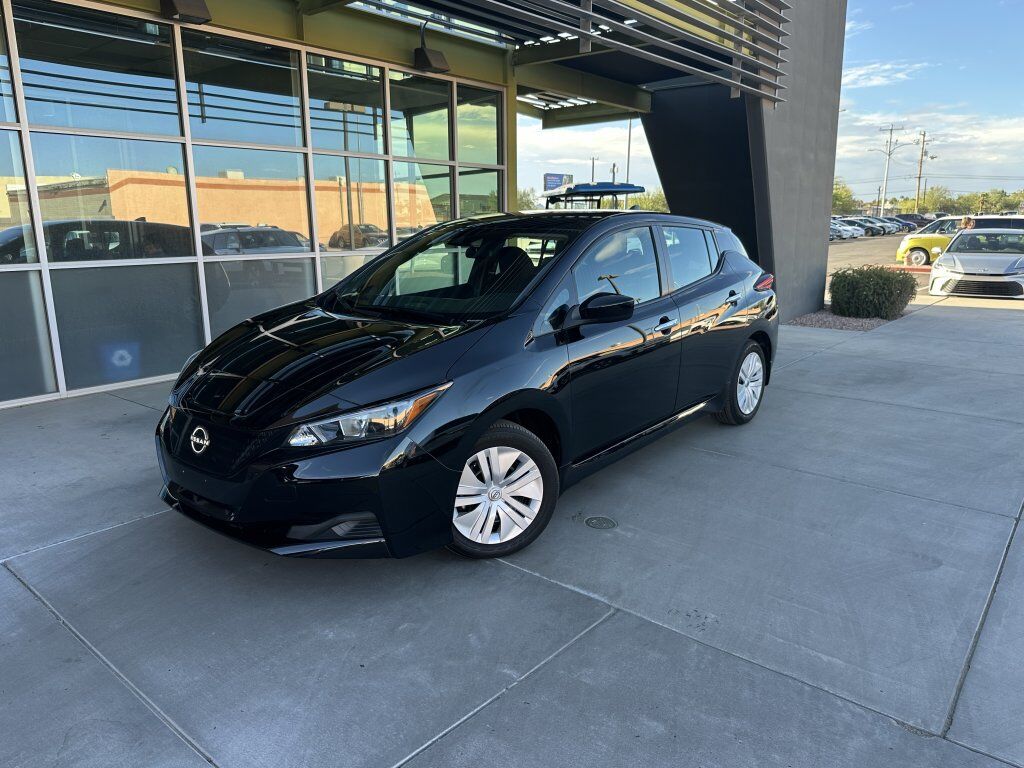 2025 NISSAN Leaf