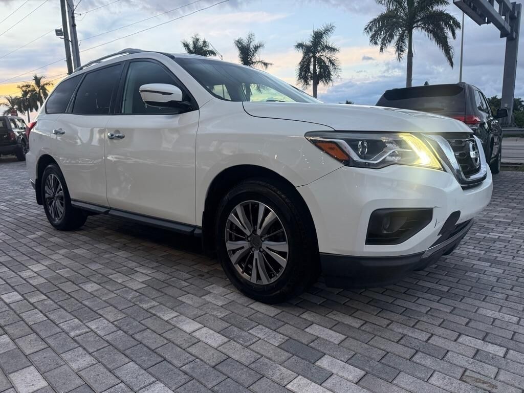 2019 NISSAN Pathfinder
